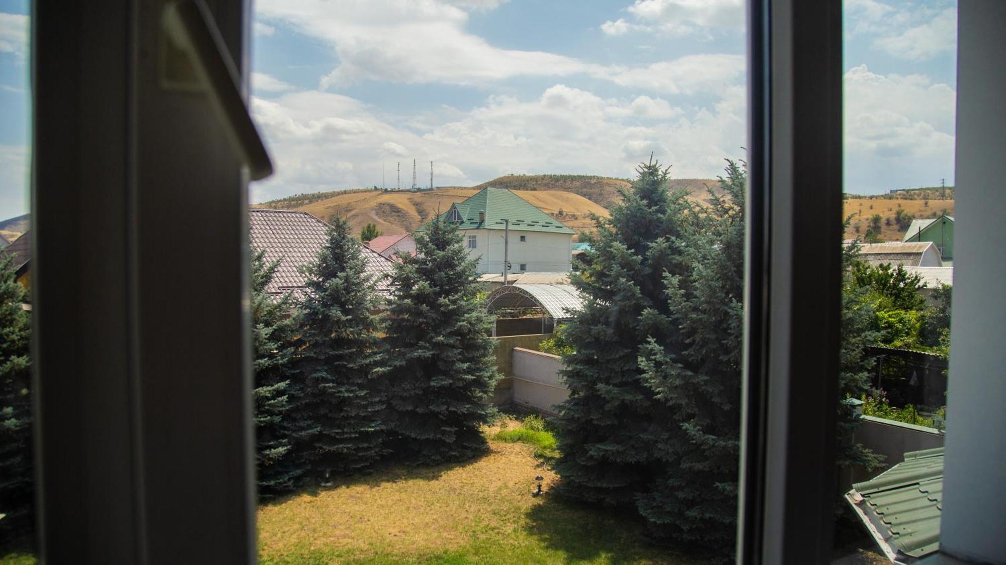 People Guest House Бишкек Екстериор снимка
