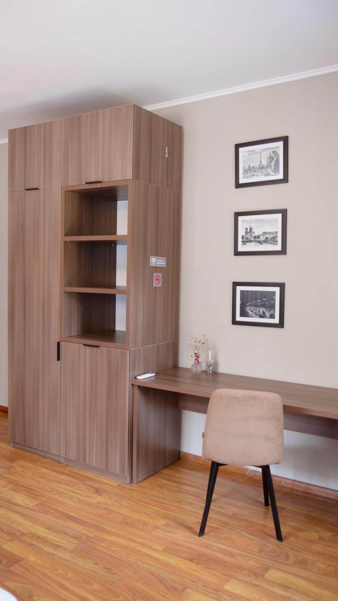 People Guest House Бишкек Екстериор снимка