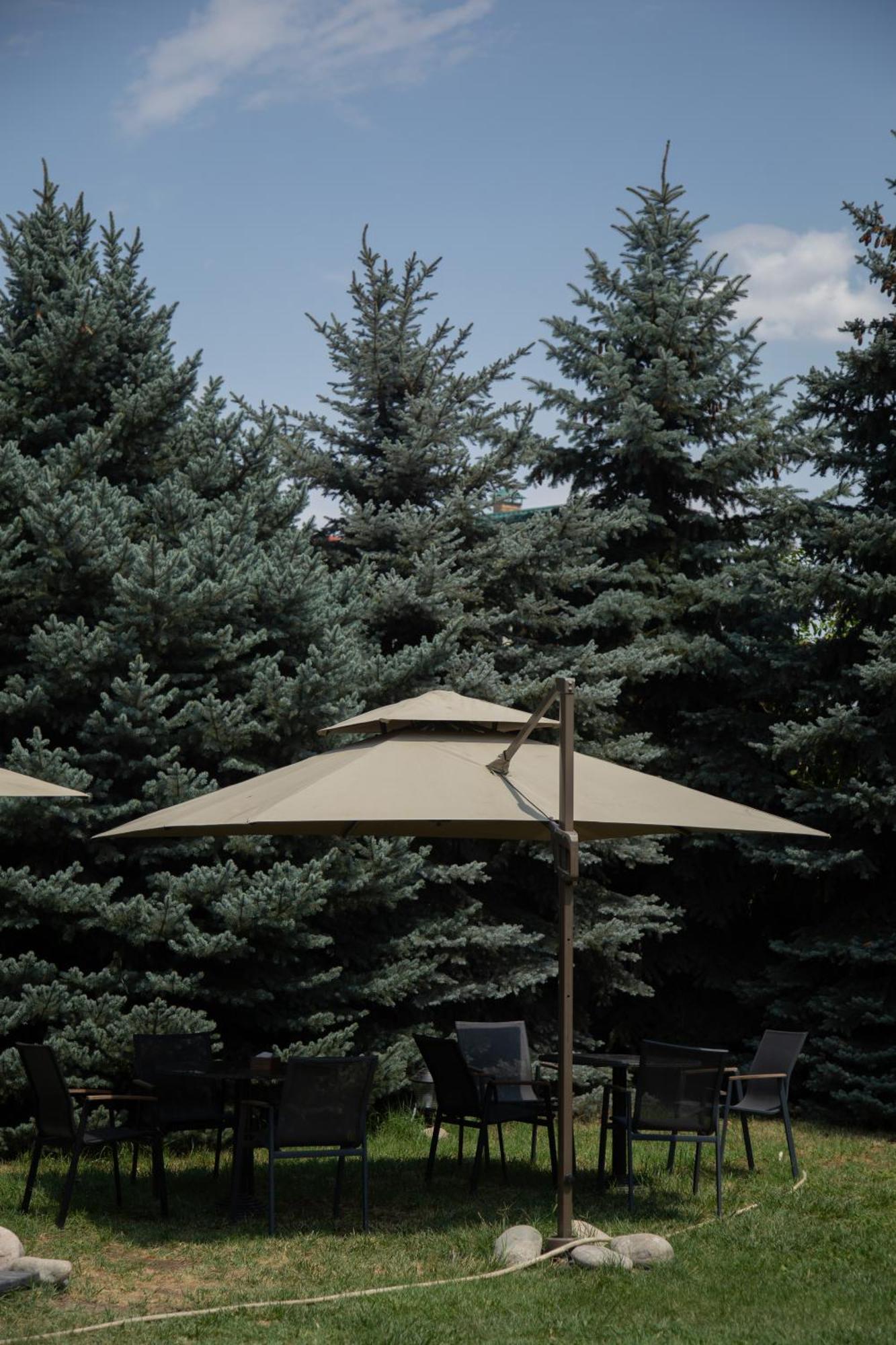 People Guest House Бишкек Екстериор снимка