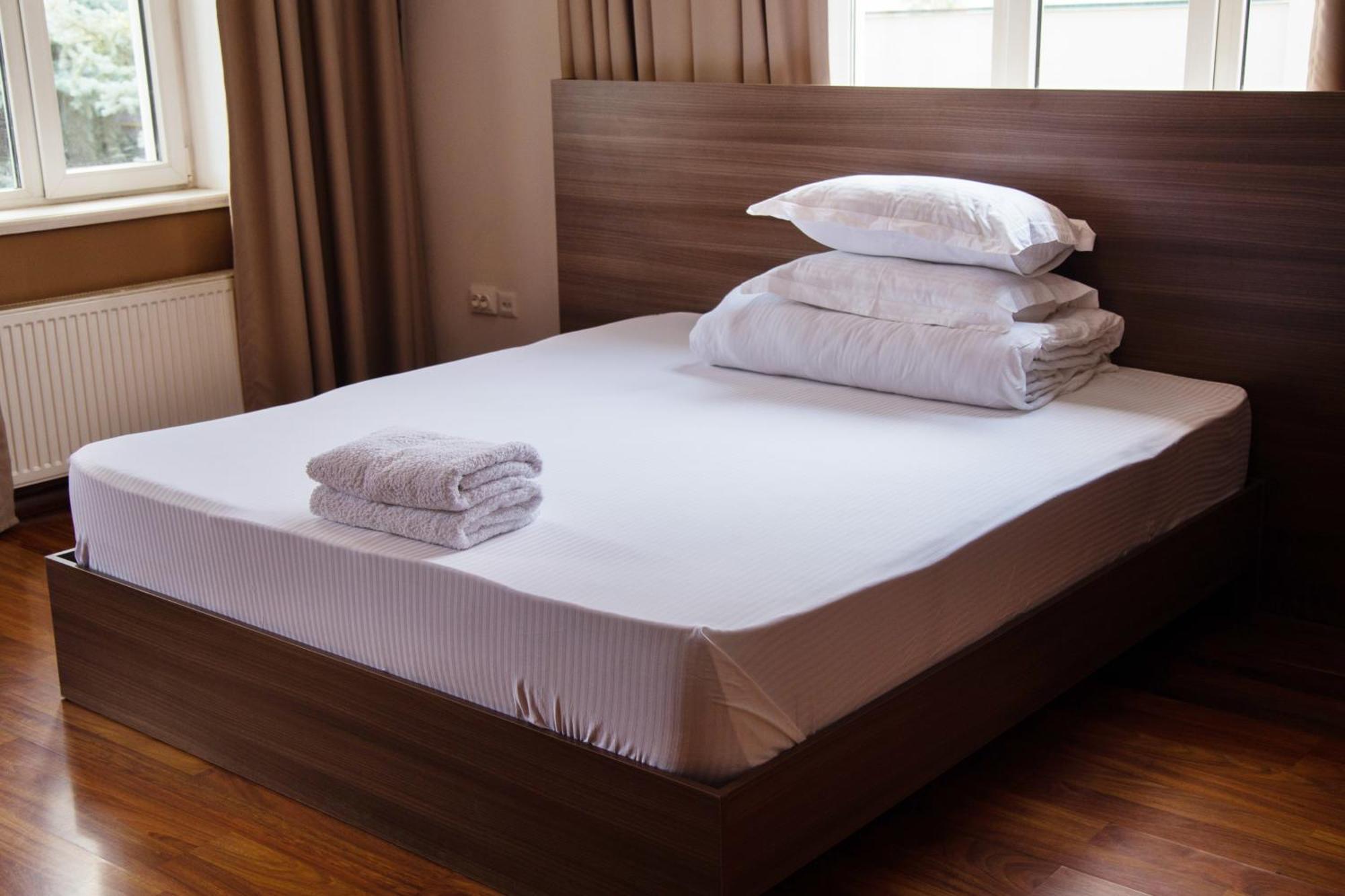 People Guest House Бишкек Екстериор снимка