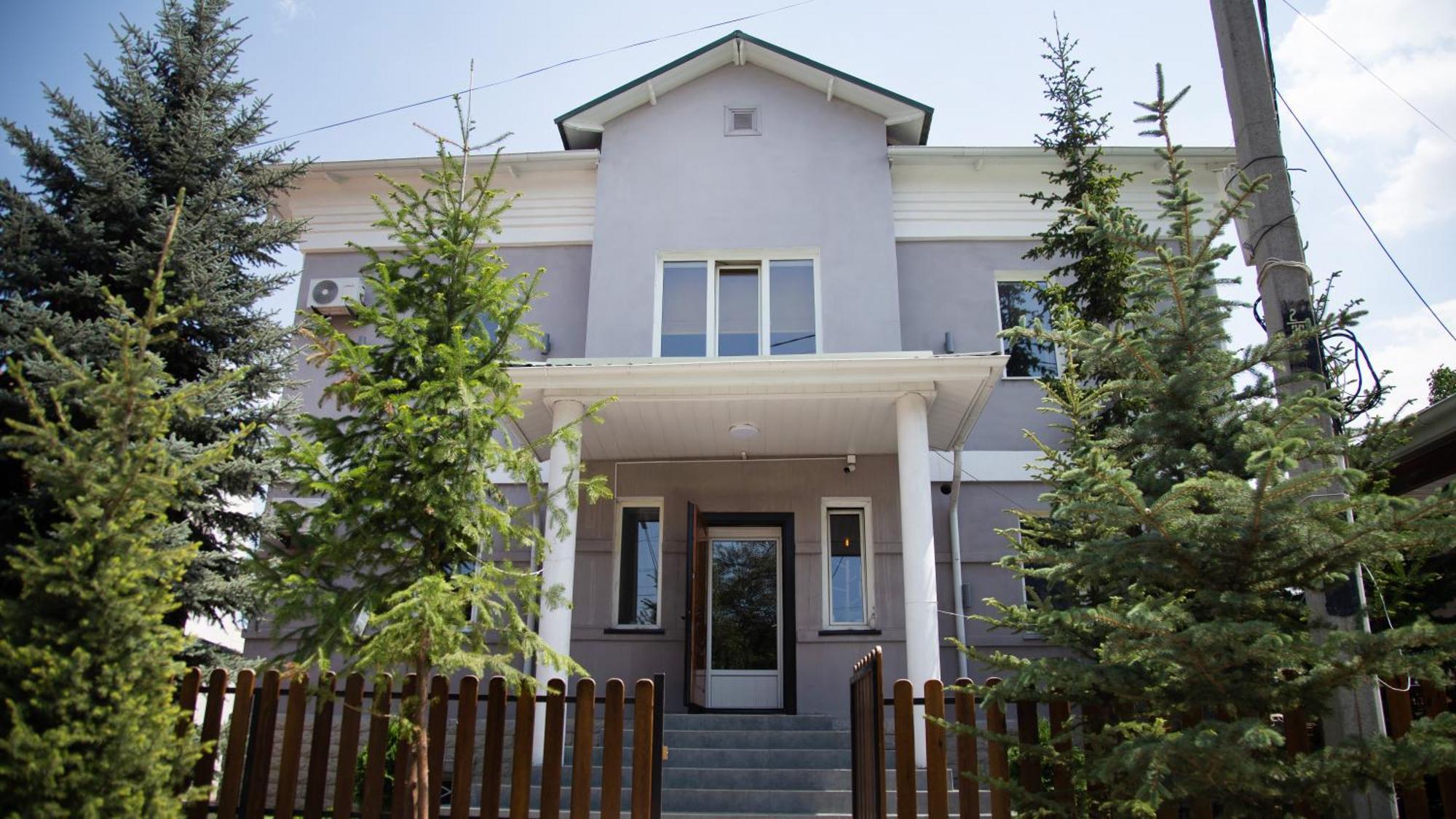 People Guest House Бишкек Екстериор снимка