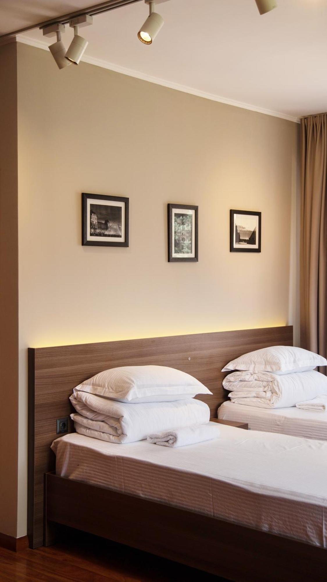 People Guest House Бишкек Екстериор снимка