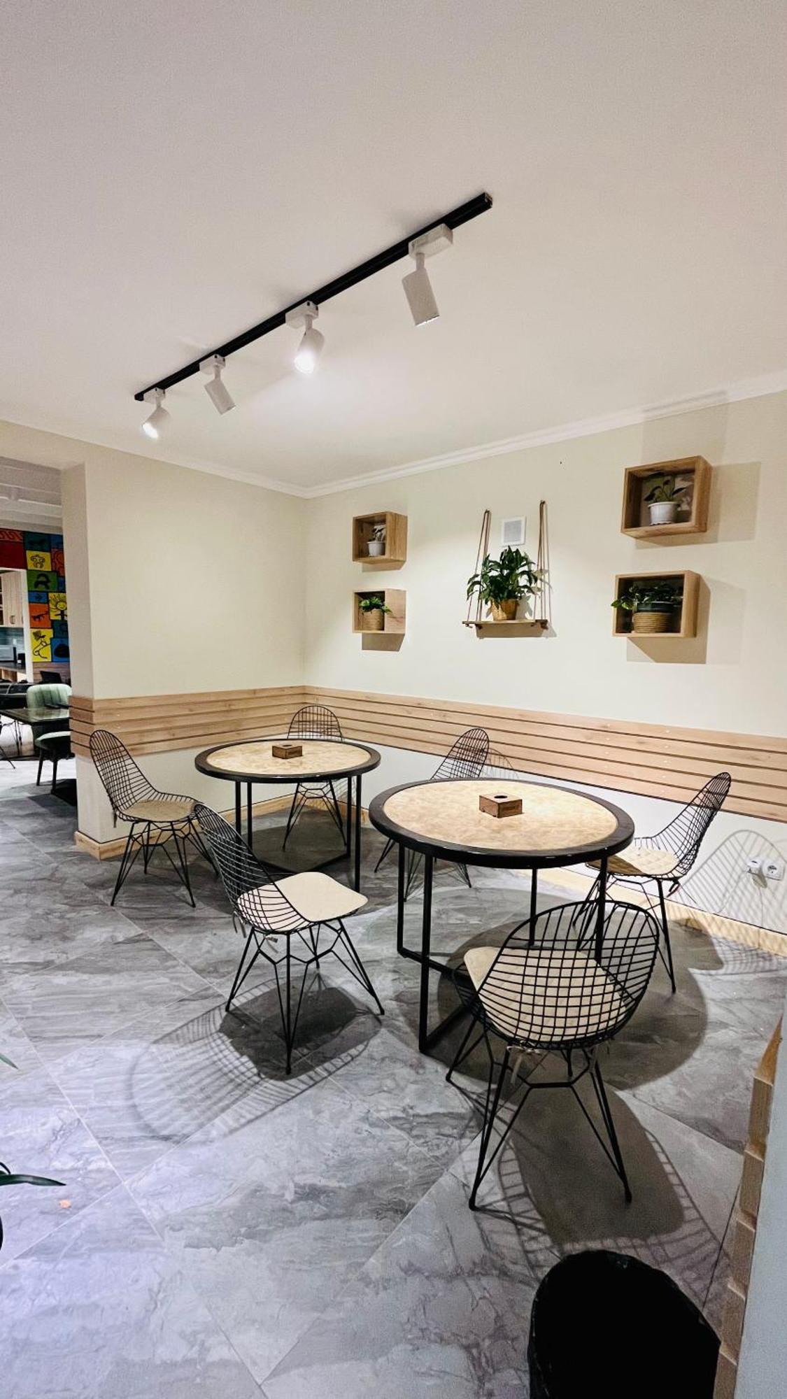 People Guest House Бишкек Екстериор снимка